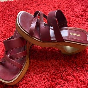 !!SOLD!!!Splash wooden heel wedges